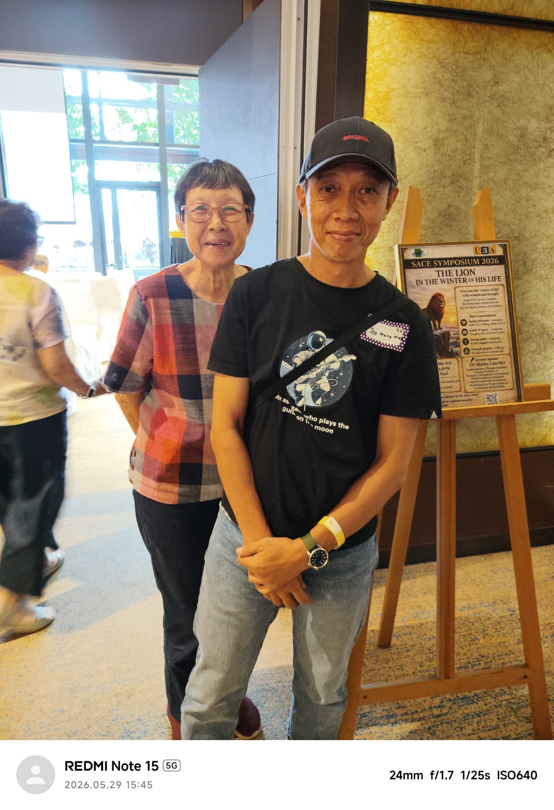 Stories of Singapore — seniors capturing their National Day memories at a Sagelion workshop